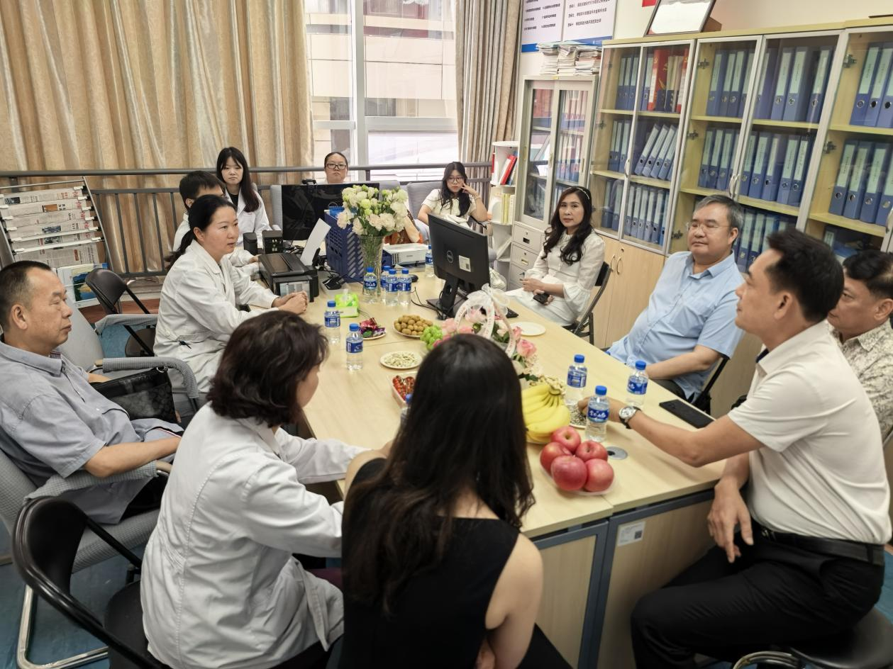 合影1.png 合影1.png